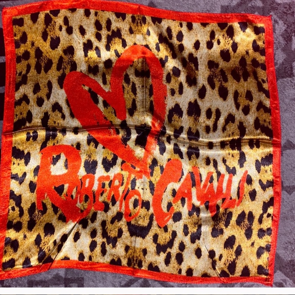 Roberto Cavalli silk scarf size 20/20 no tags